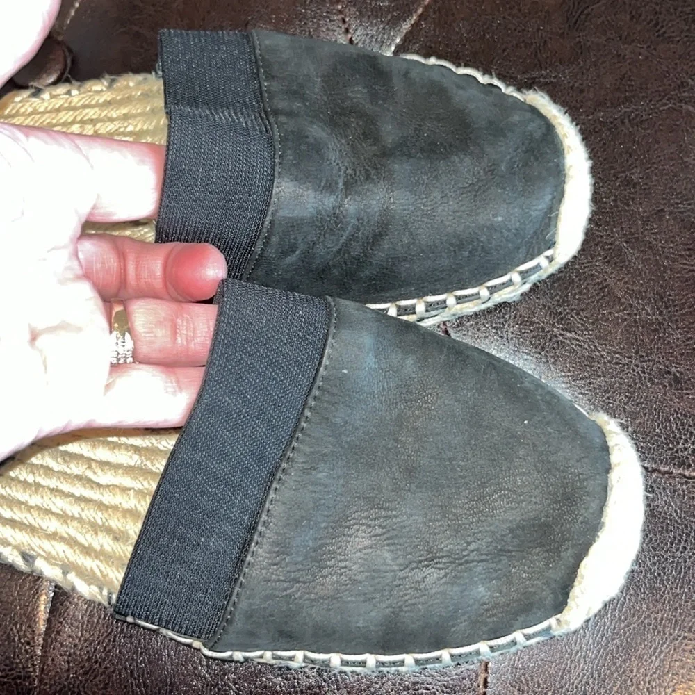 Black leather upper Eileen Fischer slip on closed toe/ heel flat jute flat sz 8